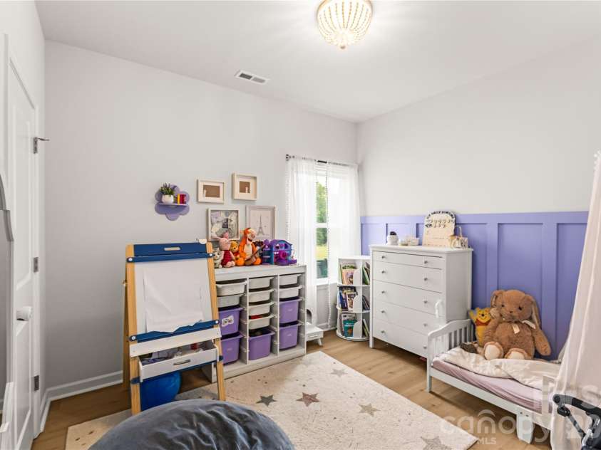 9022 Evercrisp Lane, Charlotte, NC 28215.  MLS# CAR4419604, YatesRealty ID 47723. 