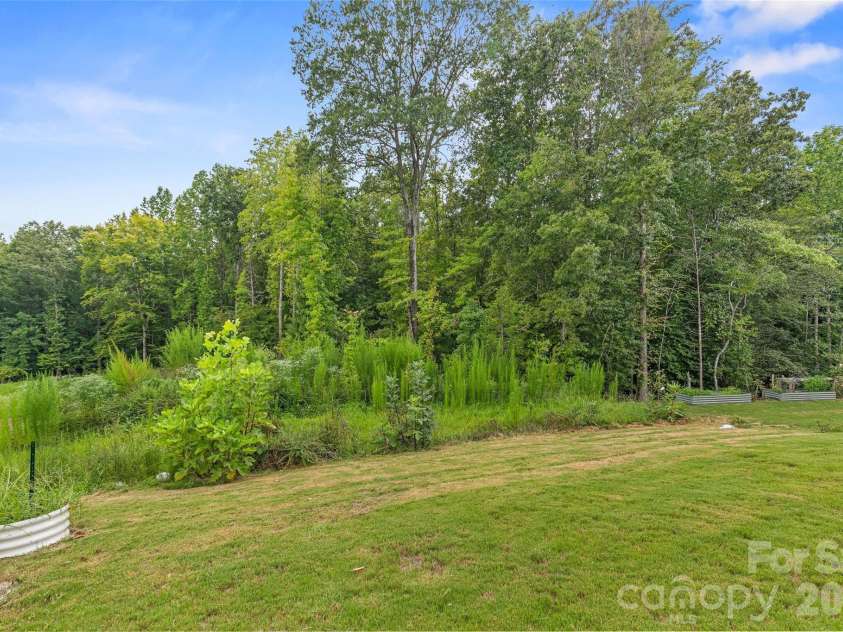 9022 Evercrisp Lane, Charlotte, NC 28215.  MLS# CAR4419604, YatesRealty ID 47723. 