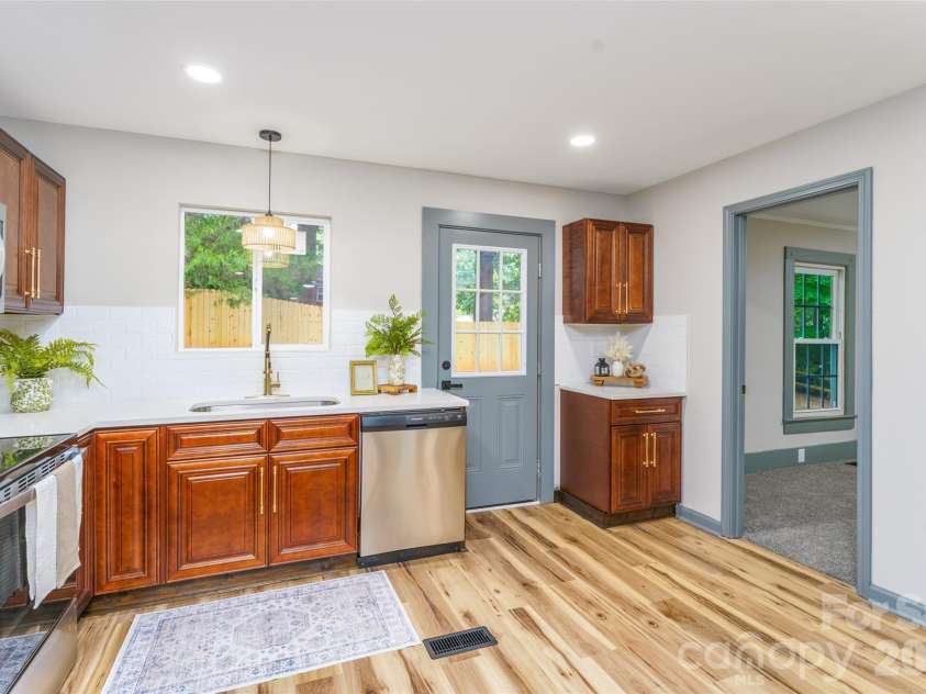 1303 Cooper Avenue, Kannapolis, NC 28081.  MLS# CAR4418614, YatesRealty ID 47724. Kitchen