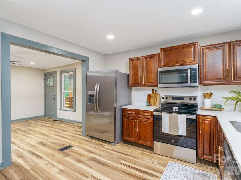 1303 Cooper Avenue, Kannapolis, NC 28081.  MLS# CAR4418614, YatesRealty ID 47724. Kitchen