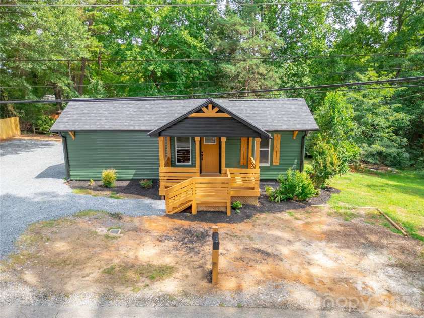1303 Cooper Avenue, Kannapolis, NC 28081.  MLS# CAR4418614, YatesRealty ID 47724. Welcome Home