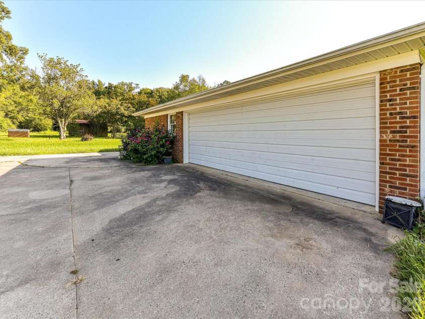 3320 Goldmine Road, Monroe, NC 28110.  MLS# CAR4418987, YatesRealty ID 47727. 