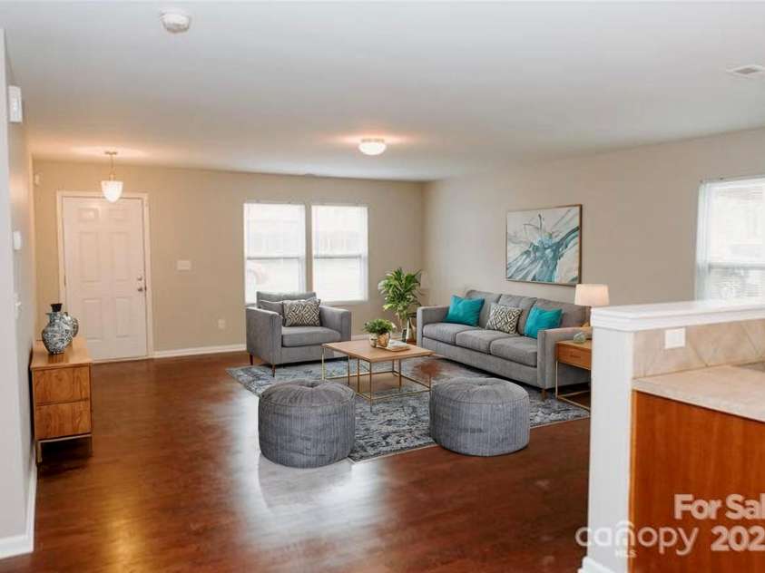 1327 Phil Oneil Drive, Charlotte, NC 28215.  MLS# CAR4178167, YatesRealty ID 4773. 