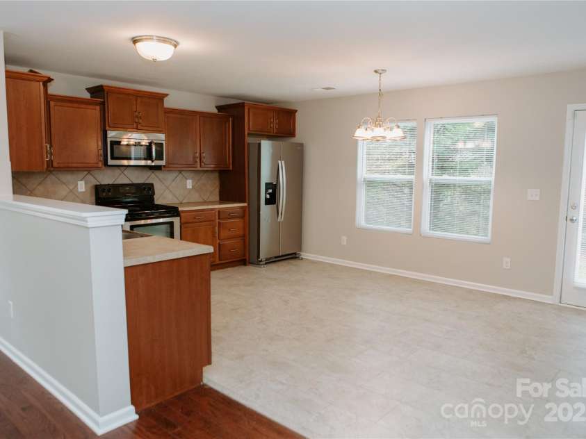 1327 Phil Oneil Drive, Charlotte, NC 28215.  MLS# CAR4178167, YatesRealty ID 4773. 