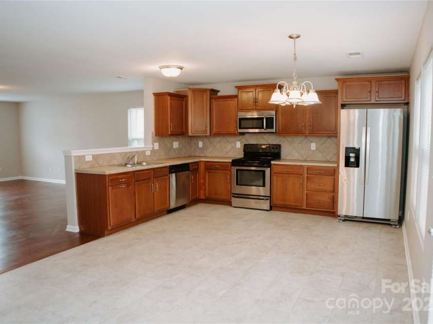1327 Phil Oneil Drive, Charlotte, NC 28215.  MLS# CAR4178167, YatesRealty ID 4773. 