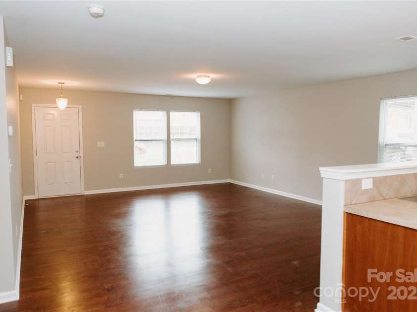 1327 Phil Oneil Drive, Charlotte, NC 28215.  MLS# CAR4178167, YatesRealty ID 4773. 
