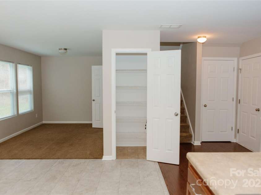 1327 Phil Oneil Drive, Charlotte, NC 28215.  MLS# CAR4178167, YatesRealty ID 4773. 