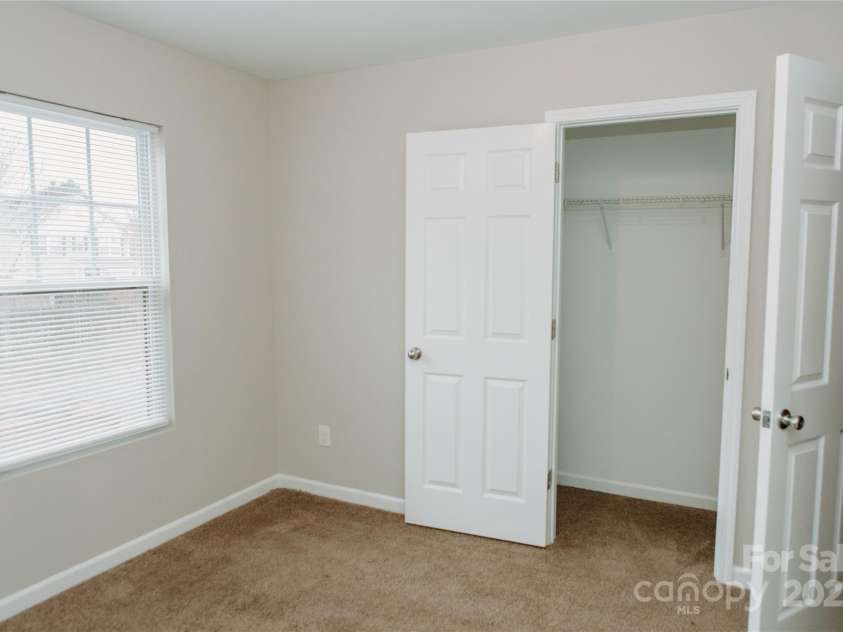 1327 Phil Oneil Drive, Charlotte, NC 28215.  MLS# CAR4178167, YatesRealty ID 4773. 