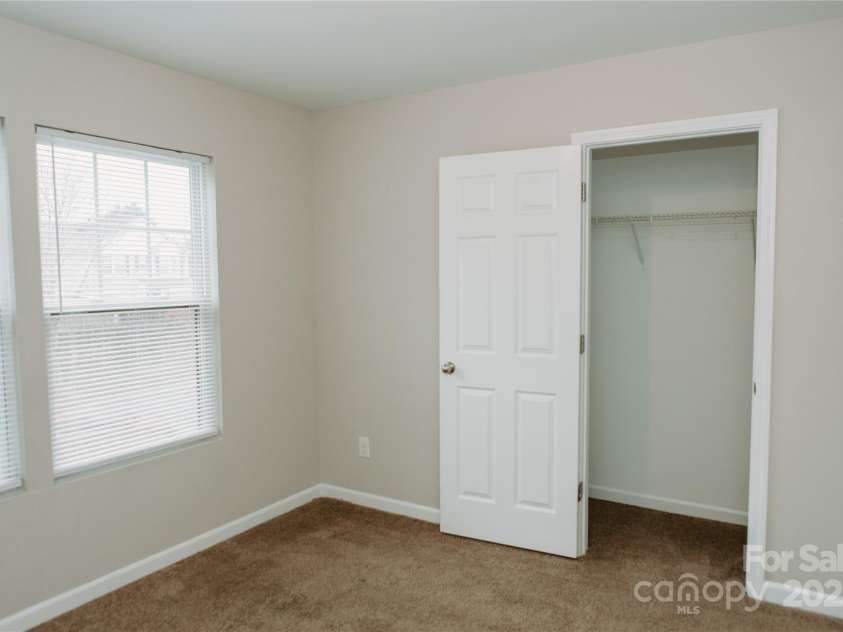 1327 Phil Oneil Drive, Charlotte, NC 28215.  MLS# CAR4178167, YatesRealty ID 4773. 