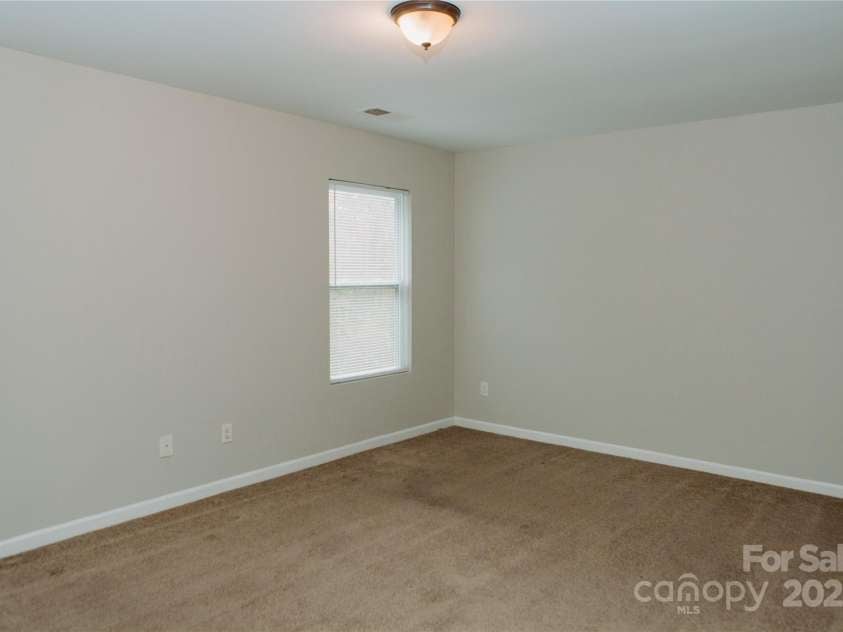 1327 Phil Oneil Drive, Charlotte, NC 28215.  MLS# CAR4178167, YatesRealty ID 4773. 