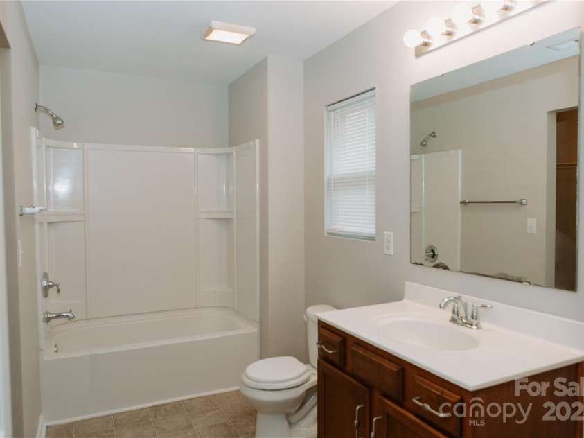 1327 Phil Oneil Drive, Charlotte, NC 28215.  MLS# CAR4178167, YatesRealty ID 4773. 