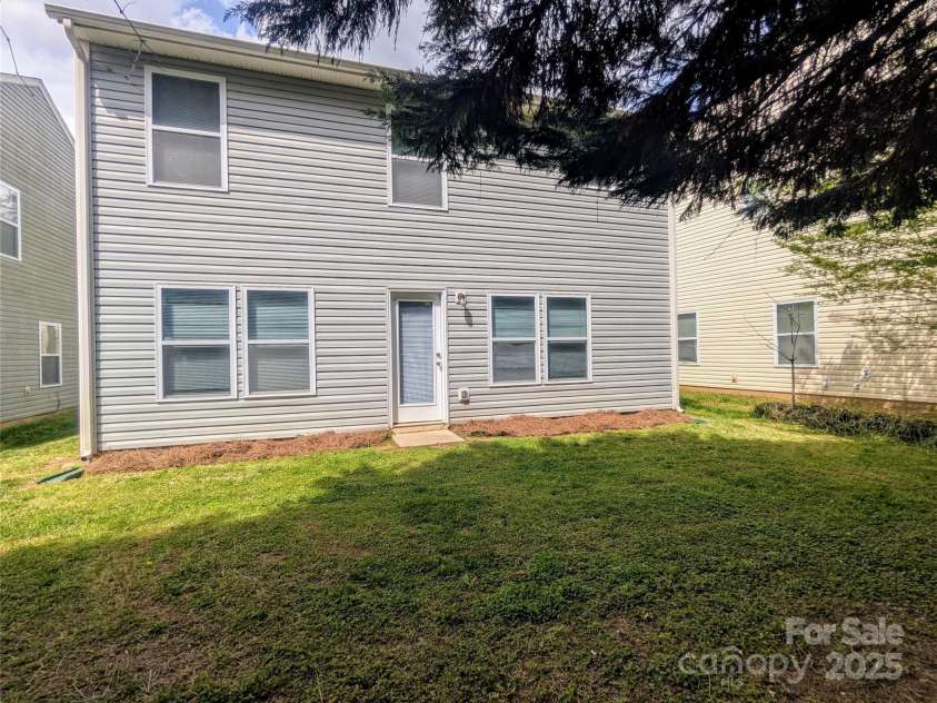 1327 Phil Oneil Drive, Charlotte, NC 28215.  MLS# CAR4178167, YatesRealty ID 4773. 