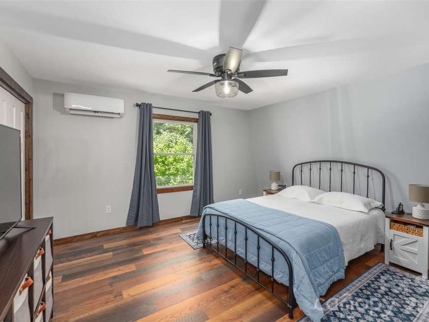 477 Locust Drive, Maggie Valley, NC 28751.  MLS# CAR4276263, YatesRealty ID 4773. Primary Bedroom