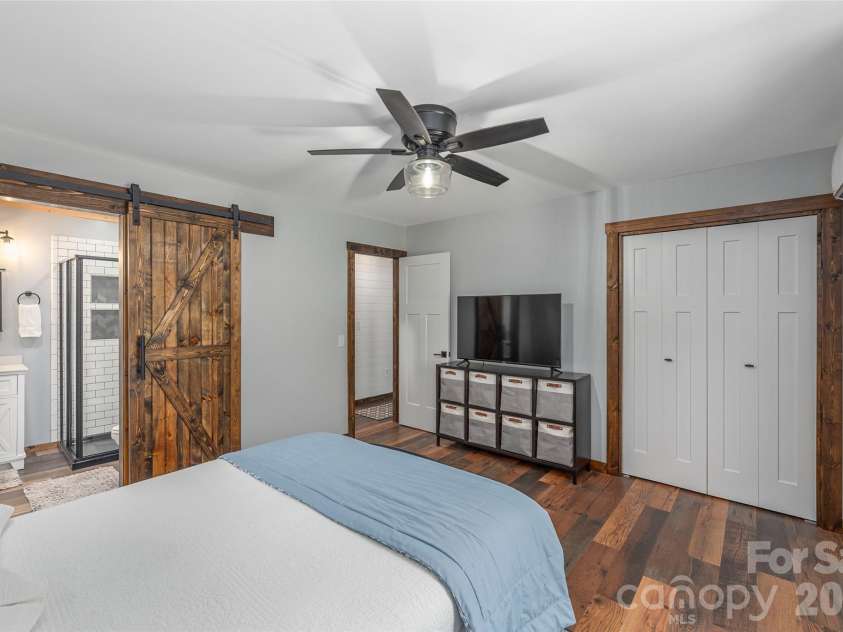 477 Locust Drive, Maggie Valley, NC 28751.  MLS# CAR4276263, YatesRealty ID 4773. Primary Bedroom