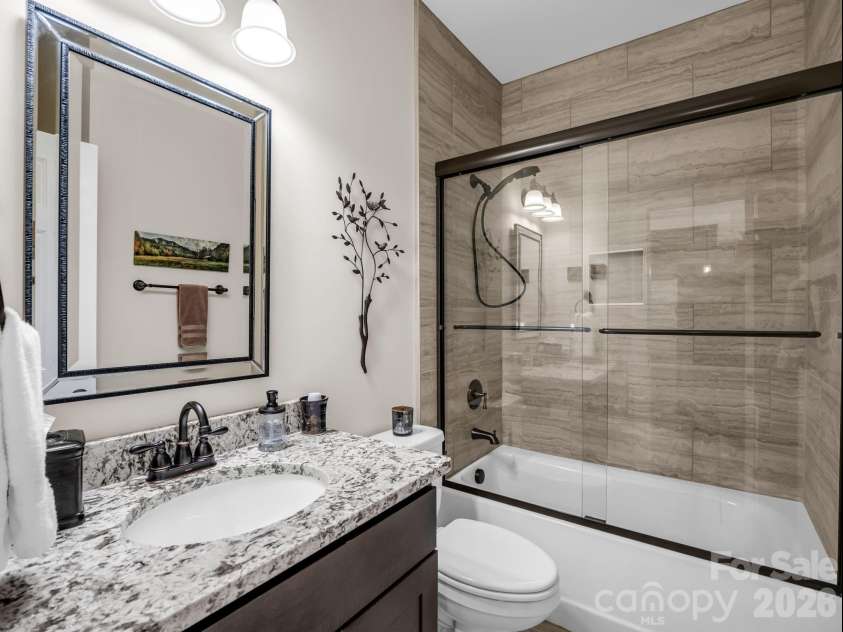 39 Village Overlook Loop, Swannanoa, NC 28778.  MLS# CAR4418753, YatesRealty ID 47730. 2nd full bathroom