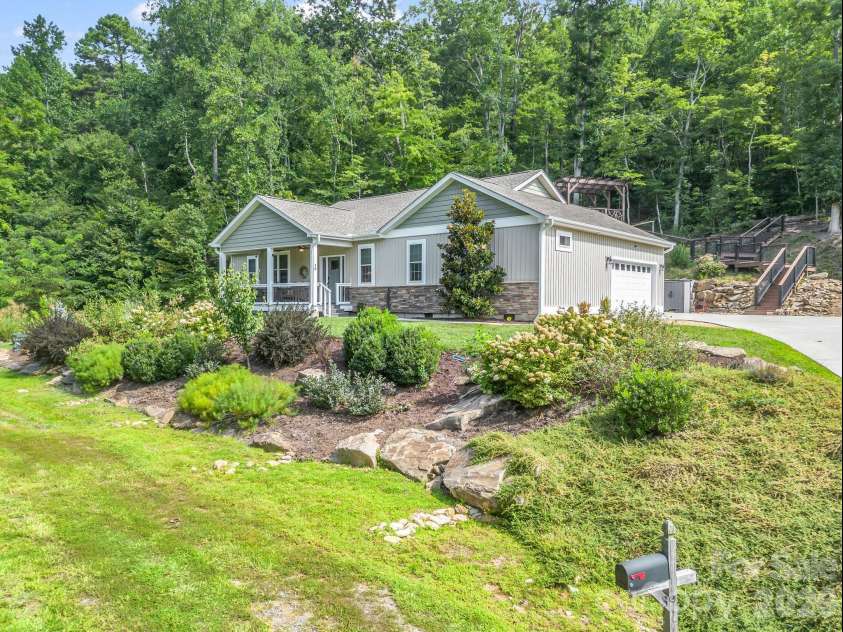 39 Village Overlook Loop, Swannanoa, NC 28778.  MLS# CAR4418753, YatesRealty ID 47730. 