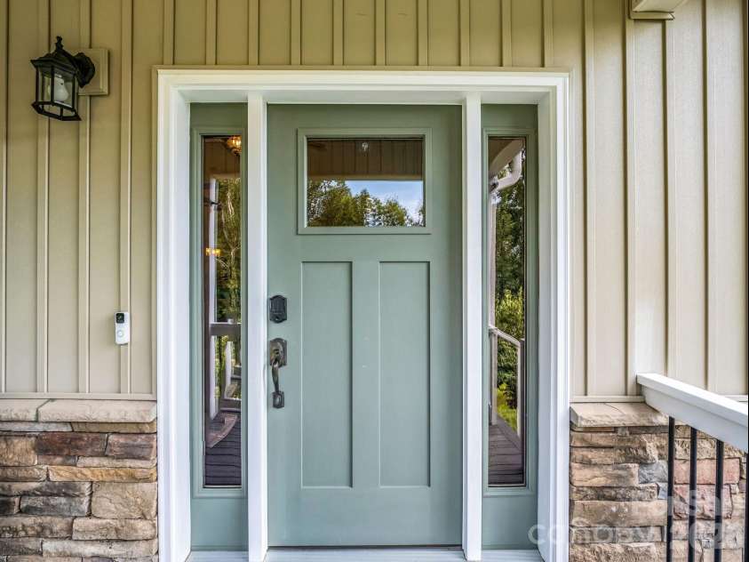 39 Village Overlook Loop, Swannanoa, NC 28778.  MLS# CAR4418753, YatesRealty ID 47730. 
