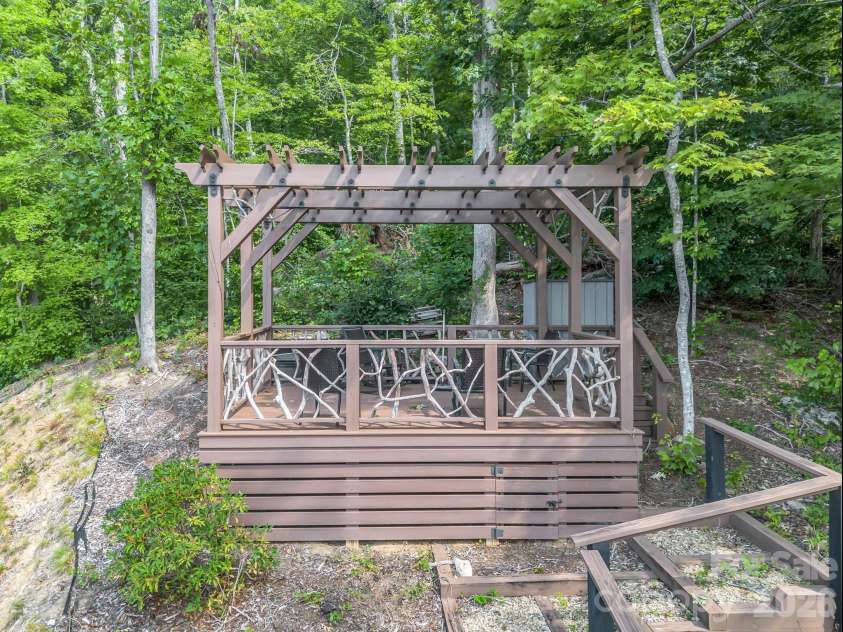 39 Village Overlook Loop, Swannanoa, NC 28778.  MLS# CAR4418753, YatesRealty ID 47730. 