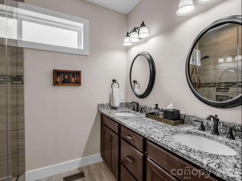 39 Village Overlook Loop, Swannanoa, NC 28778.  MLS# CAR4418753, YatesRealty ID 47730. 