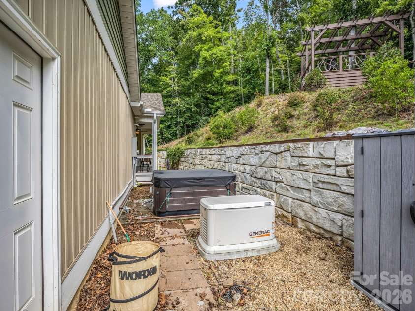 39 Village Overlook Loop, Swannanoa, NC 28778.  MLS# CAR4418753, YatesRealty ID 47730. 