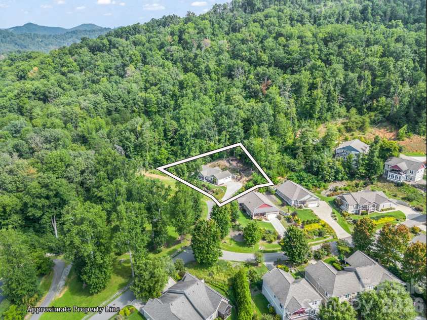 39 Village Overlook Loop, Swannanoa, NC 28778.  MLS# CAR4418753, YatesRealty ID 47730. 