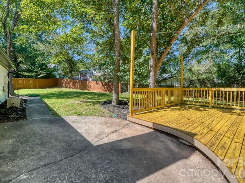 900 Burtonwood Circle, Charlotte, NC 28212.  MLS# CAR4419156, YatesRealty ID 47731. Back Deck