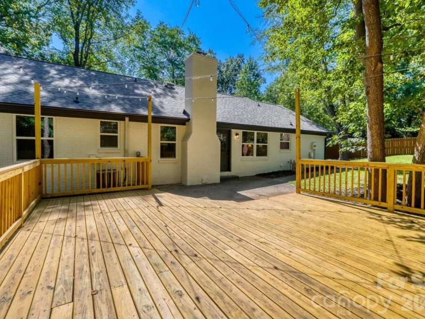 900 Burtonwood Circle, Charlotte, NC 28212.  MLS# CAR4419156, YatesRealty ID 47731. Back Deck