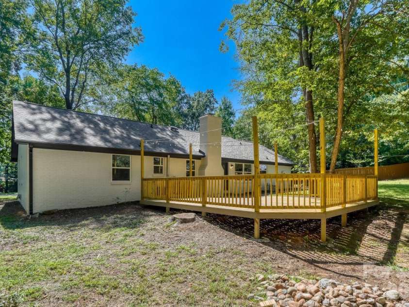 900 Burtonwood Circle, Charlotte, NC 28212.  MLS# CAR4419156, YatesRealty ID 47731. Back Deck