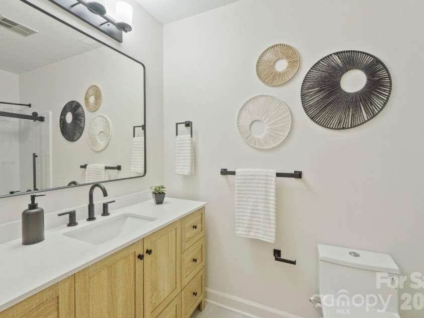 900 Burtonwood Circle, Charlotte, NC 28212.  MLS# CAR4419156, YatesRealty ID 47731. Second Full Bathroom