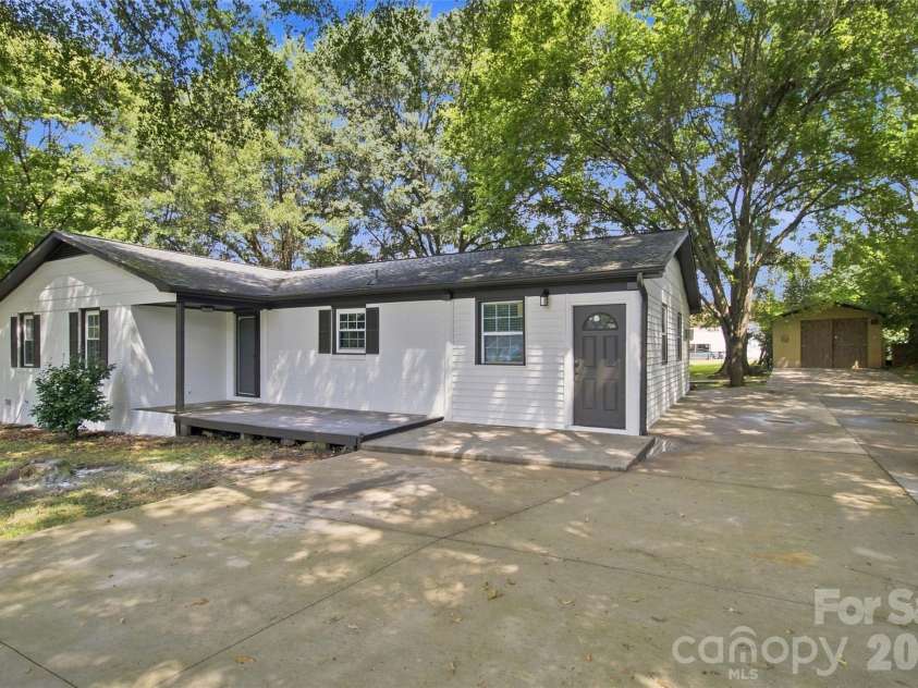 4209 Heatherstone Drive, Gastonia, NC 28056.  MLS# CAR4419168, YatesRealty ID 47733. 