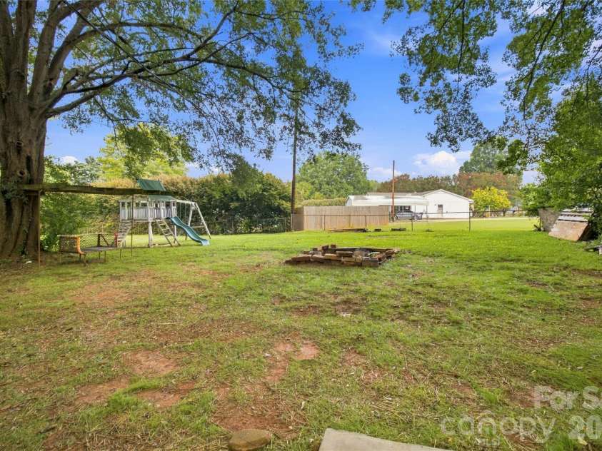 4209 Heatherstone Drive, Gastonia, NC 28056.  MLS# CAR4419168, YatesRealty ID 47733. 