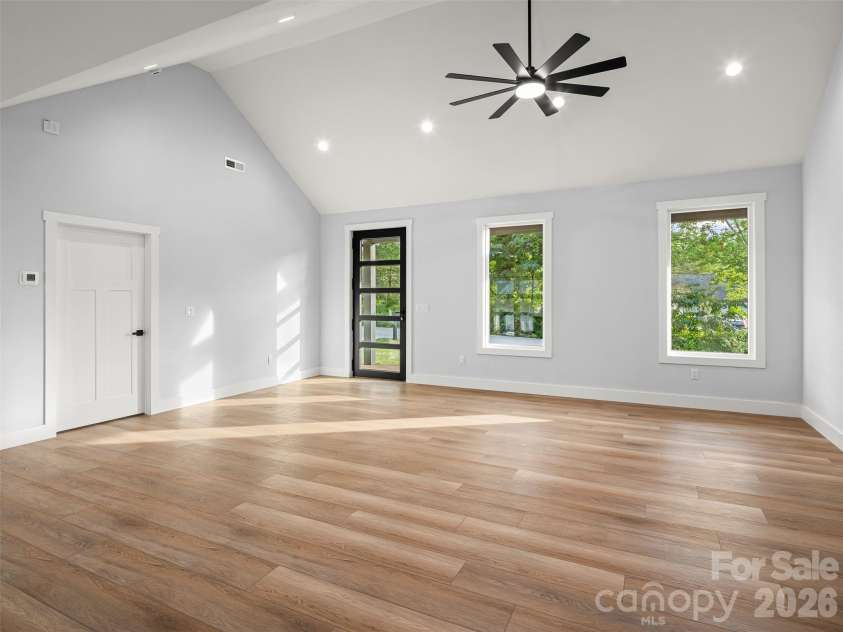 902 Narva Road, Hendersonville, NC 28792.  MLS# CAR4419215, YatesRealty ID 47734. 