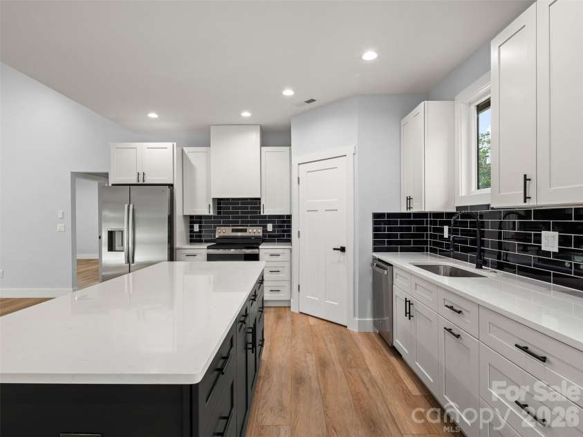 902 Narva Road, Hendersonville, NC 28792.  MLS# CAR4419215, YatesRealty ID 47734. 