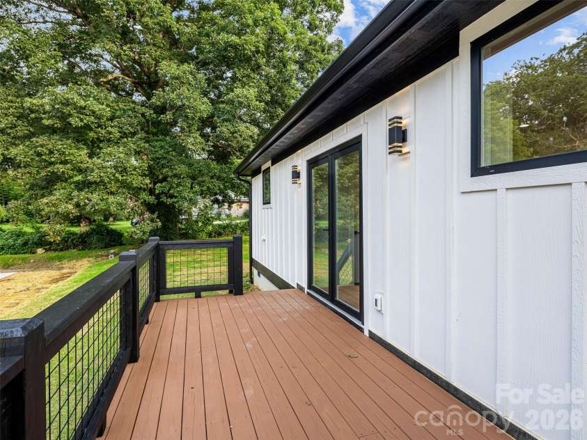 902 Narva Road, Hendersonville, NC 28792.  MLS# CAR4419215, YatesRealty ID 47734. 