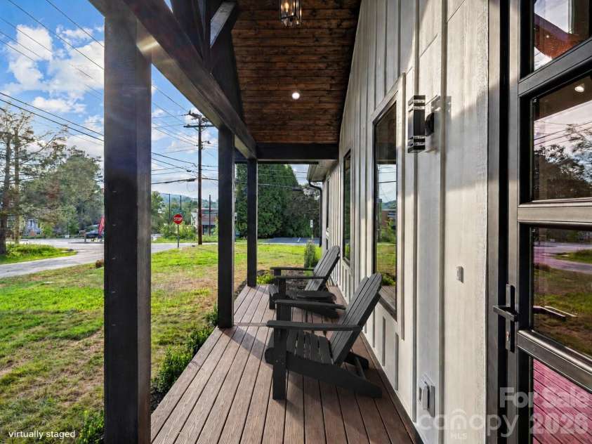 902 Narva Road, Hendersonville, NC 28792.  MLS# CAR4419215, YatesRealty ID 47734. 