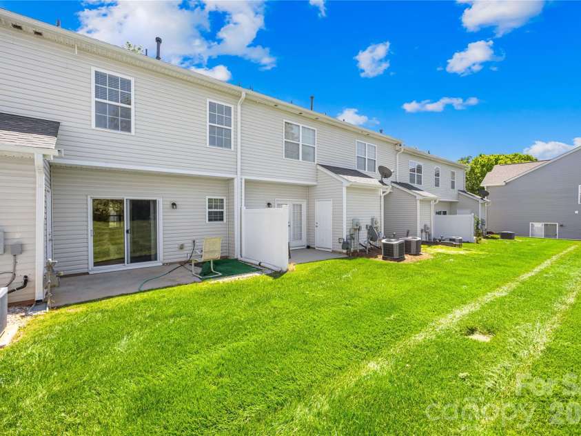 3053 Summerfield Ridge Lane, Charlotte, NC 28105.  MLS# CAR4419210, YatesRealty ID 47735. 