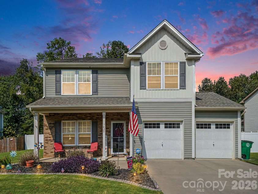 7420 Edgefield Court, Matthews, NC 28104.  MLS# CAR4419458, YatesRealty ID 47736. 