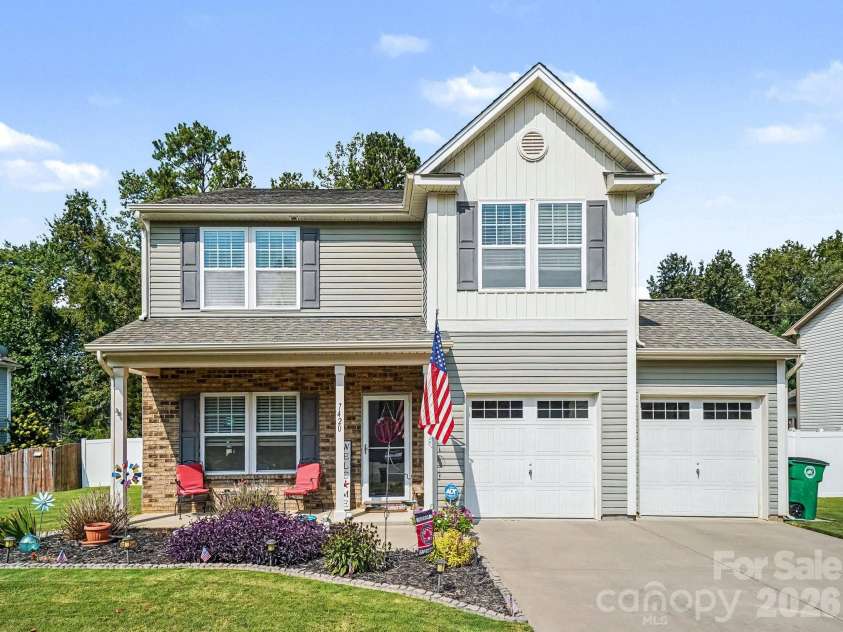 7420 Edgefield Court, Matthews, NC 28104.  MLS# CAR4419458, YatesRealty ID 47736. 
