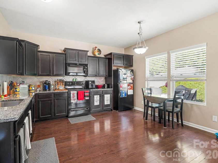 7420 Edgefield Court, Matthews, NC 28104.  MLS# CAR4419458, YatesRealty ID 47736. 