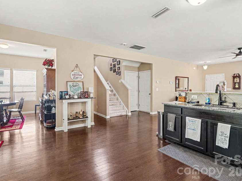 7420 Edgefield Court, Matthews, NC 28104.  MLS# CAR4419458, YatesRealty ID 47736. 
