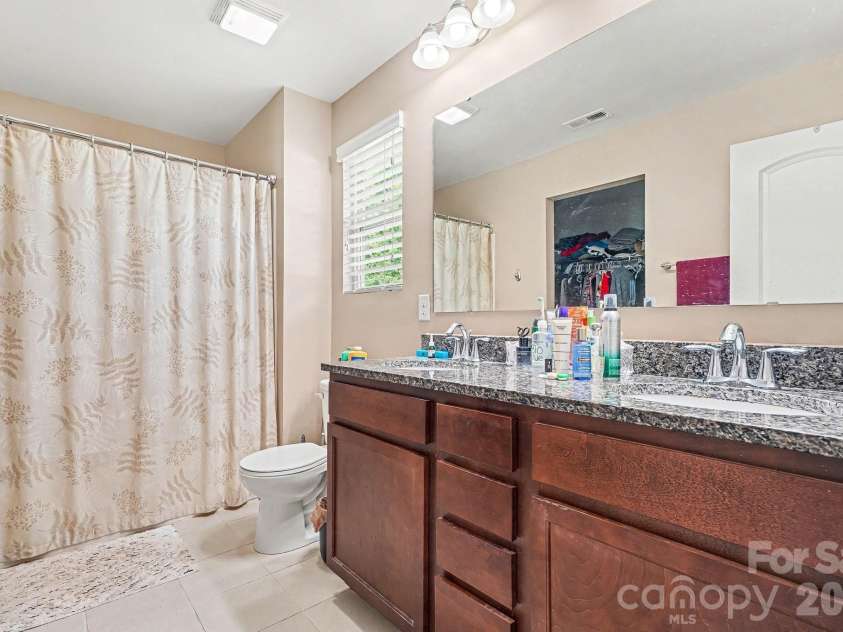 7420 Edgefield Court, Matthews, NC 28104.  MLS# CAR4419458, YatesRealty ID 47736. 