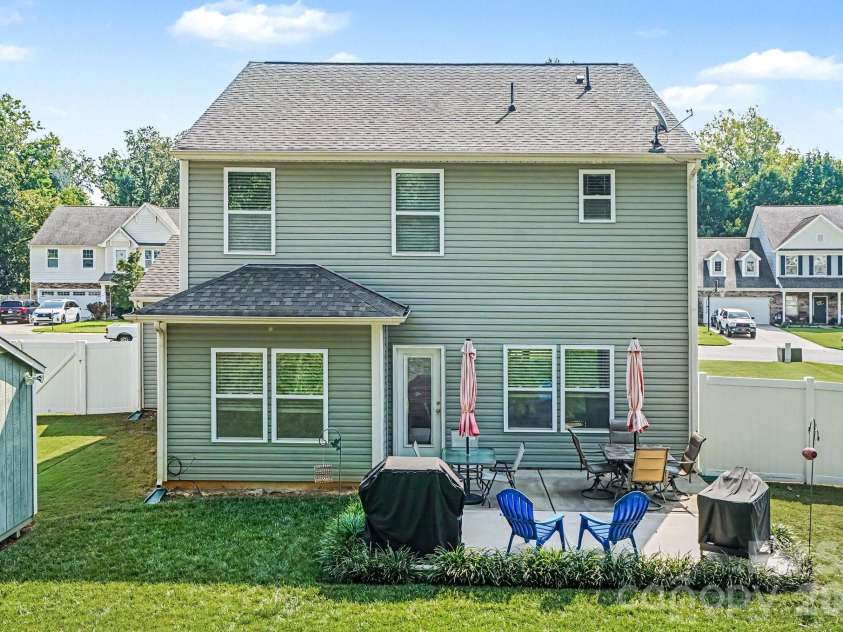 7420 Edgefield Court, Matthews, NC 28104.  MLS# CAR4419458, YatesRealty ID 47736. 