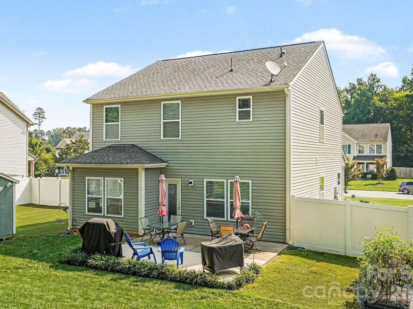 7420 Edgefield Court, Matthews, NC 28104.  MLS# CAR4419458, YatesRealty ID 47736. 