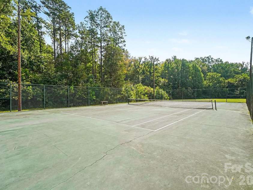 7420 Edgefield Court, Matthews, NC 28104.  MLS# CAR4419458, YatesRealty ID 47736. 