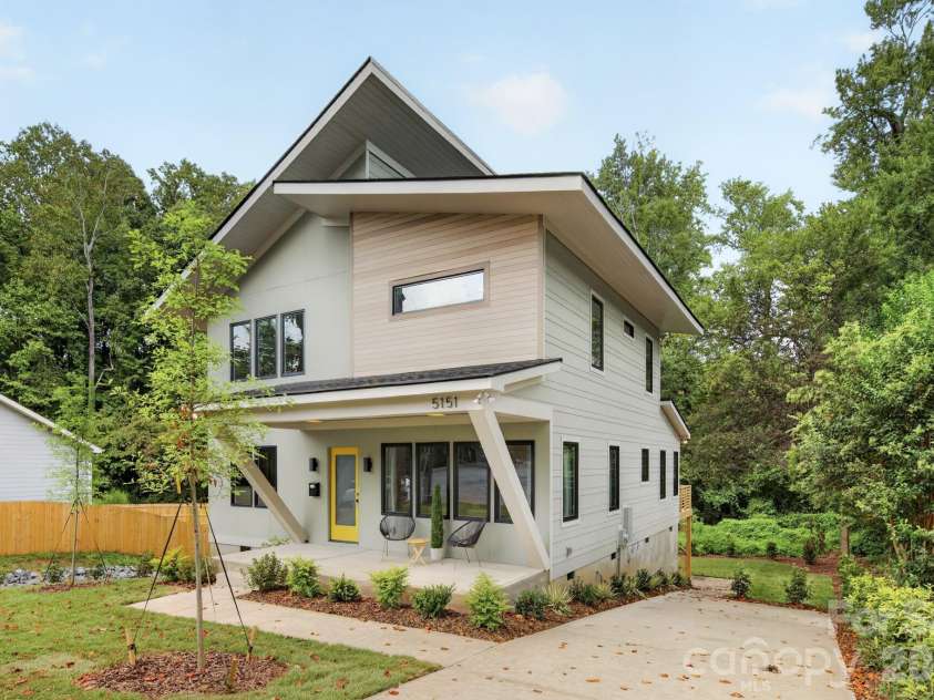 5151 Grafton Drive, Charlotte, NC 28215.  MLS# CAR4419549, YatesRealty ID 47738. 