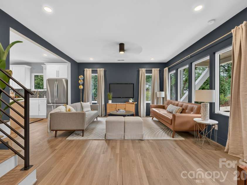 5151 Grafton Drive, Charlotte, NC 28215.  MLS# CAR4419549, YatesRealty ID 47738. 