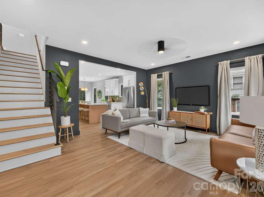 5151 Grafton Drive, Charlotte, NC 28215.  MLS# CAR4419549, YatesRealty ID 47738. 