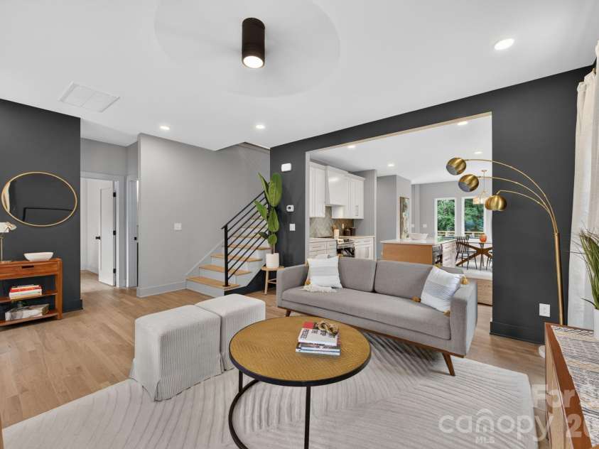 5151 Grafton Drive, Charlotte, NC 28215.  MLS# CAR4419549, YatesRealty ID 47738. 
