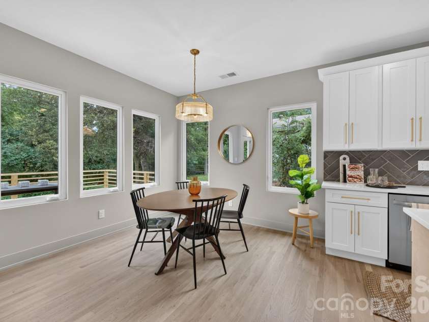 5151 Grafton Drive, Charlotte, NC 28215.  MLS# CAR4419549, YatesRealty ID 47738. 