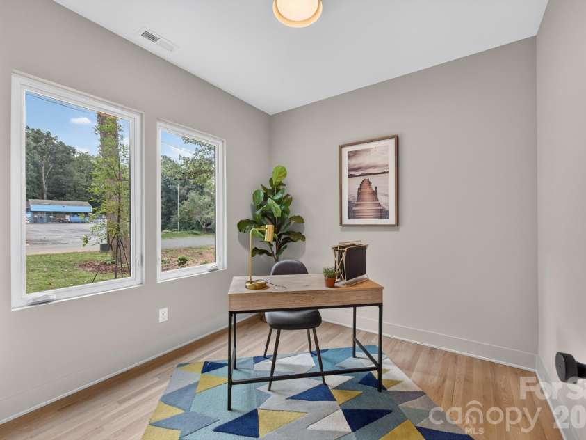 5151 Grafton Drive, Charlotte, NC 28215.  MLS# CAR4419549, YatesRealty ID 47738. 